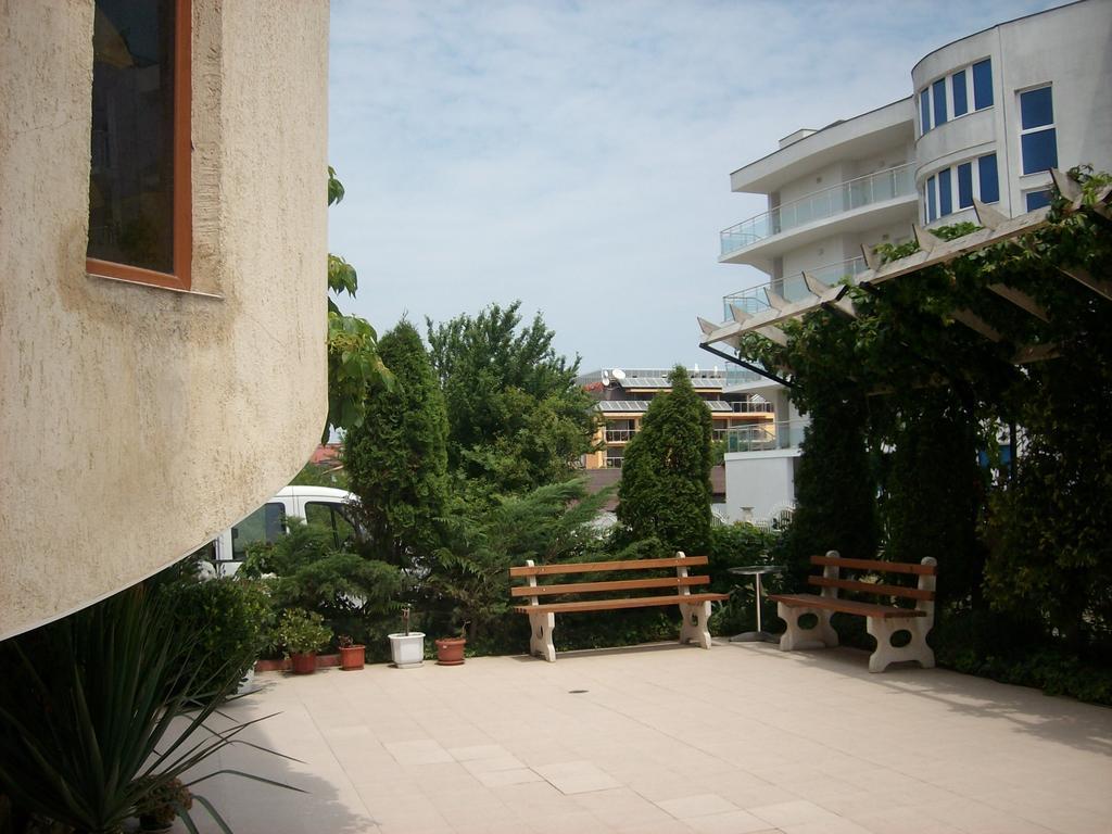Hotel Neven Primorsko Dış mekan fotoğraf