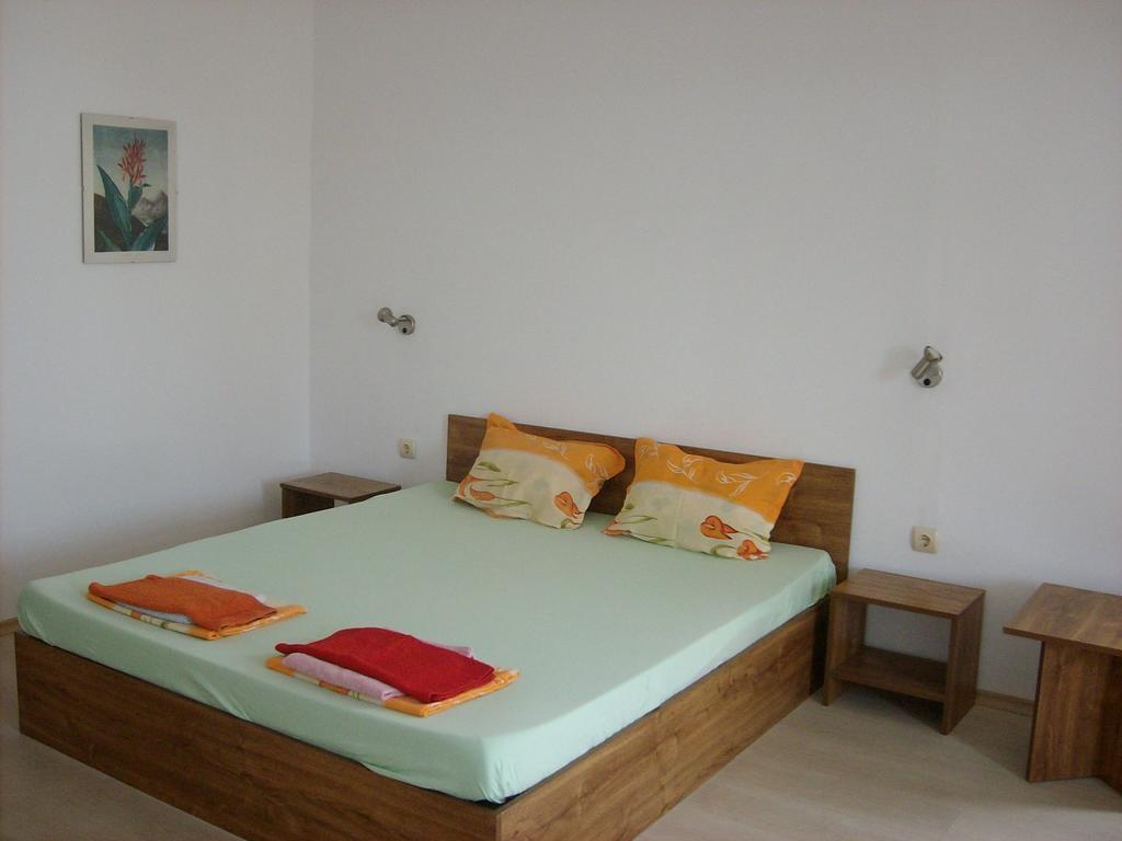 Hotel Neven Primorsko Oda fotoğraf