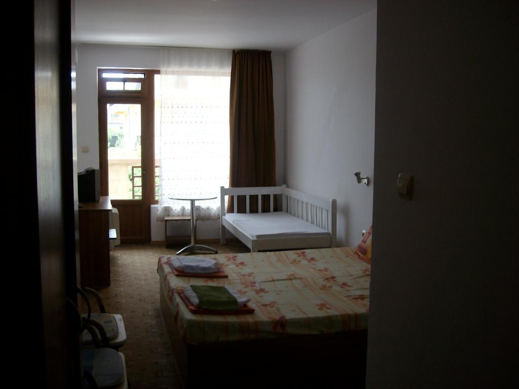 Hotel Neven Primorsko Oda fotoğraf