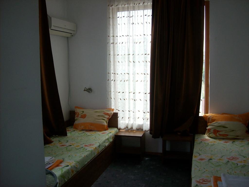 Hotel Neven Primorsko Oda fotoğraf