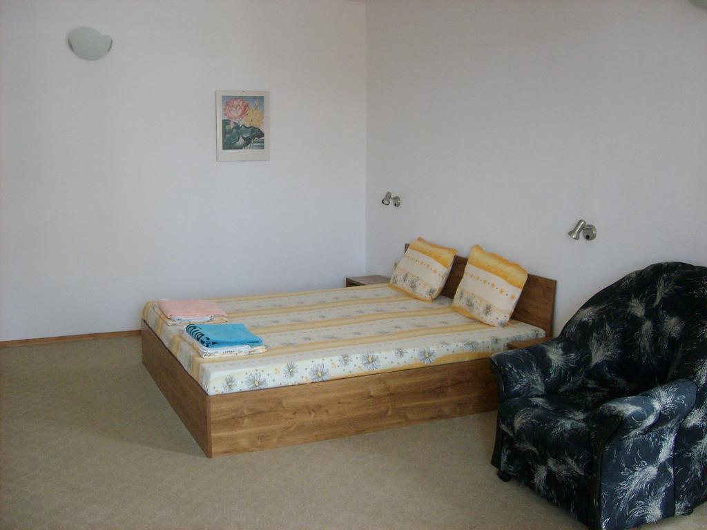 Hotel Neven Primorsko Oda fotoğraf